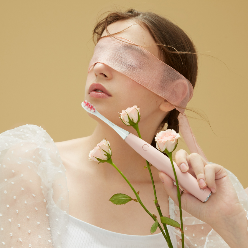 How to Use an Electric Toothbrush - Oclean FAQs