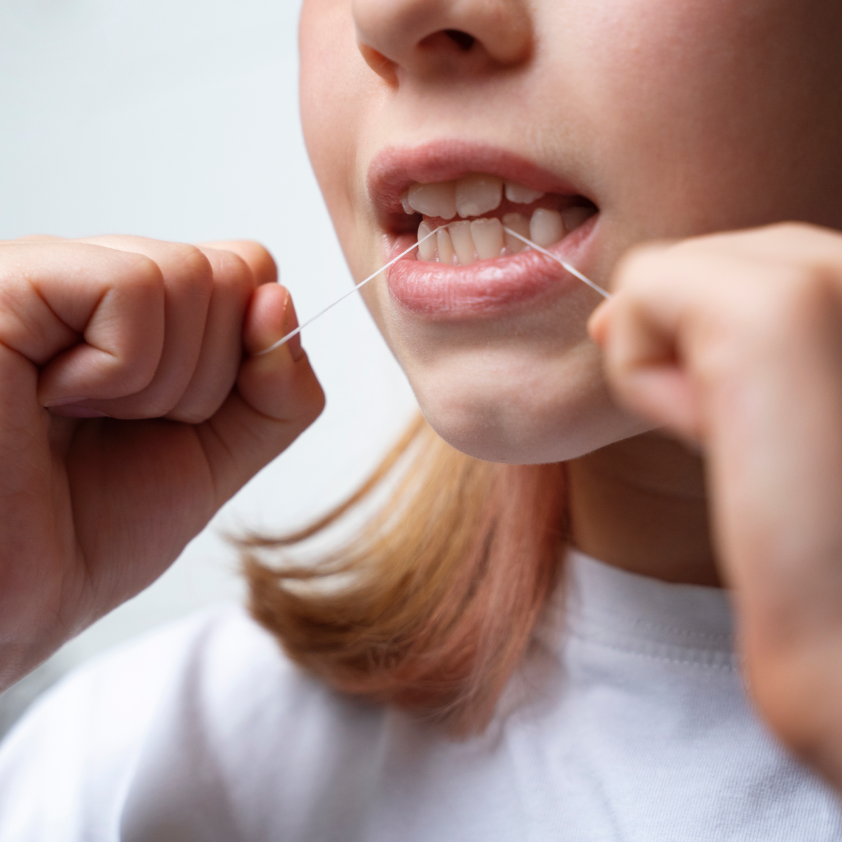 Blog posts How to Pull Out a Tooth? - Oclean FAQs