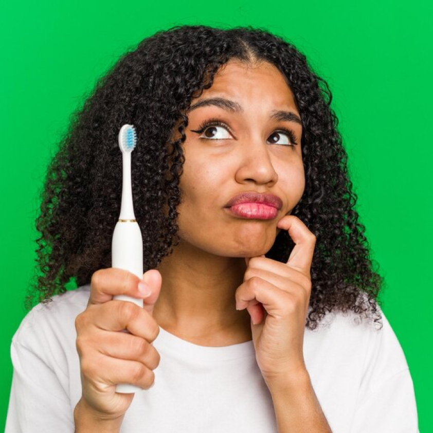 Should You Use a Sonic Electric Toothbrush on a Fake Tooth? - Oclean FAQs